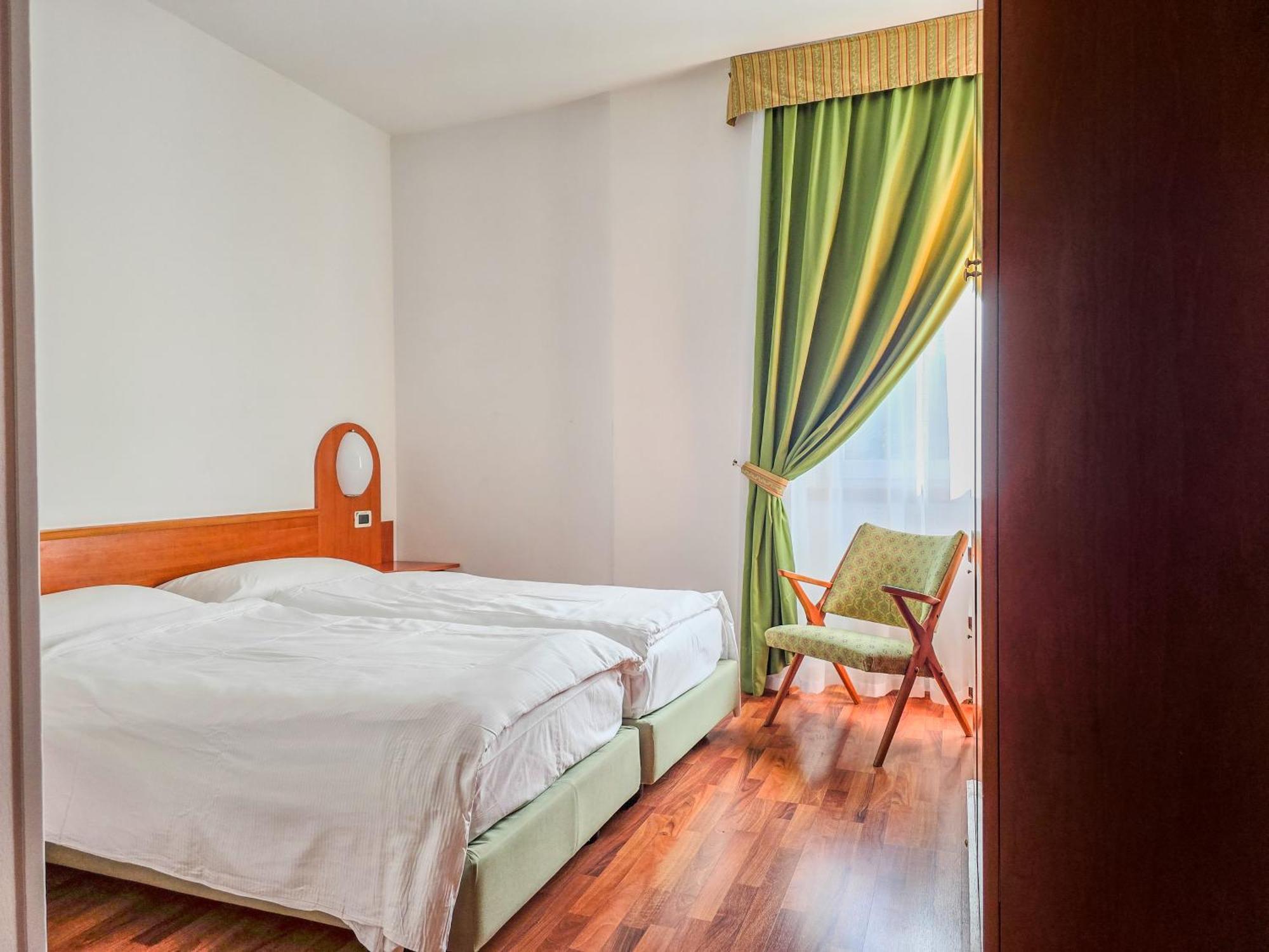 Aparthotel Englovacanze Riva del Garda Extérieur photo